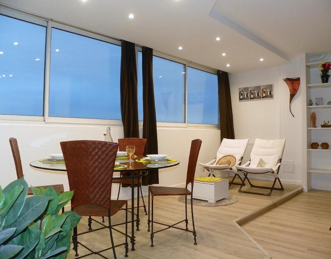 6 Appartements Et 4 Adresses A Mi-Chemin Entre Le Vieux Port Et L Ile De Re Ла Рошел Екстериор снимка