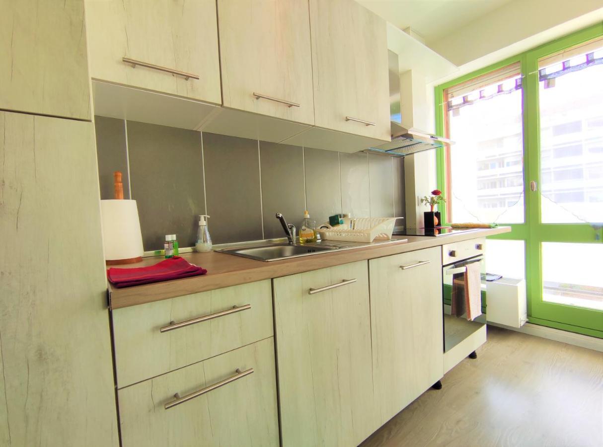 6 Appartements Et 4 Adresses A Mi-Chemin Entre Le Vieux Port Et L Ile De Re Ла Рошел Екстериор снимка