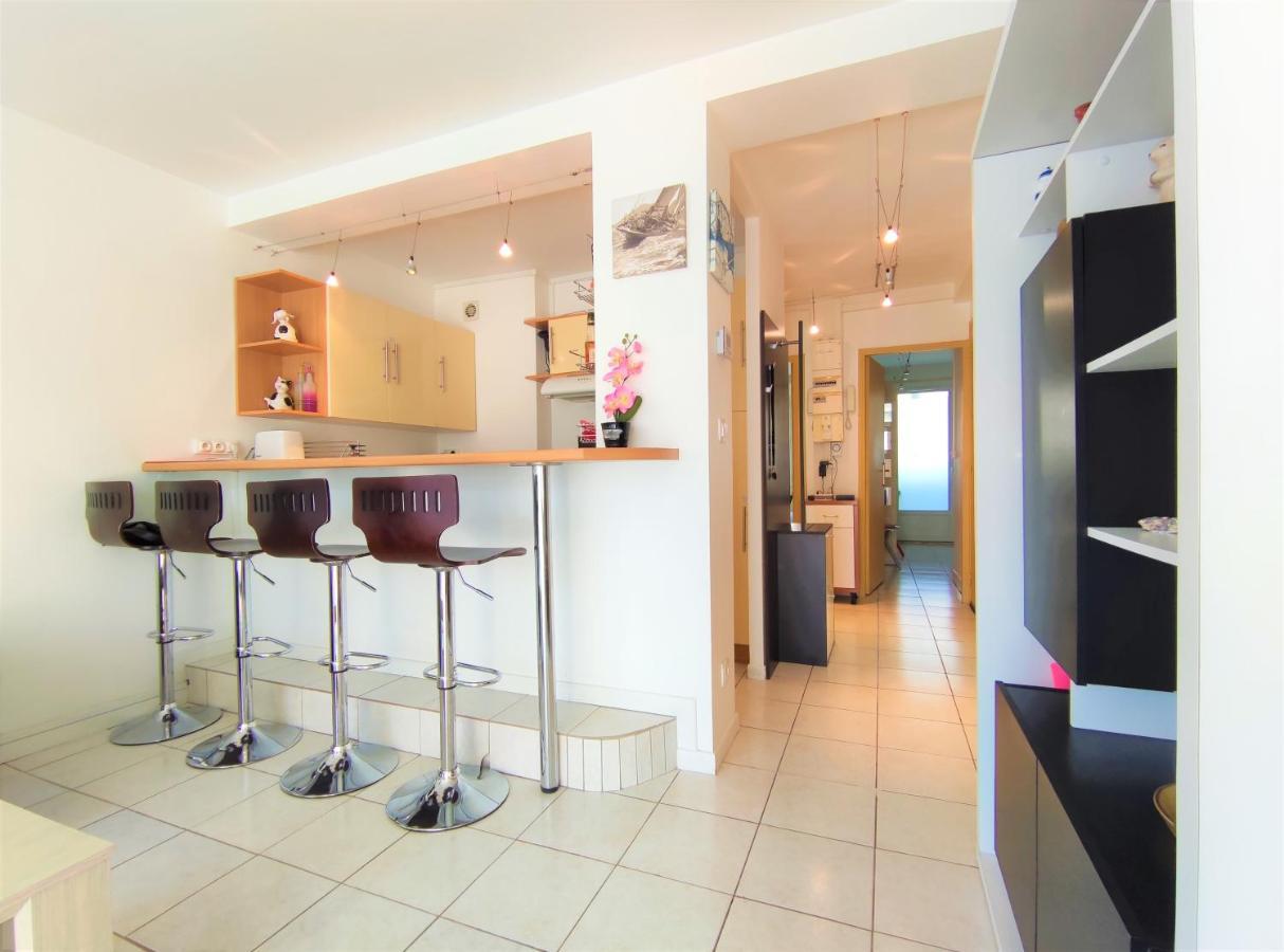 6 Appartements Et 4 Adresses A Mi-Chemin Entre Le Vieux Port Et L Ile De Re Ла Рошел Екстериор снимка