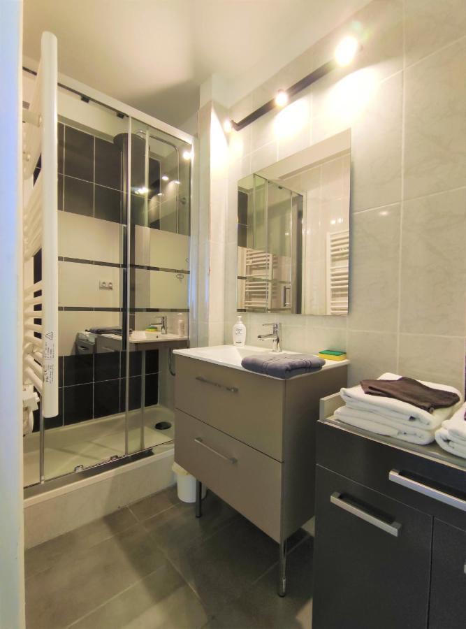 6 Appartements Et 4 Adresses A Mi-Chemin Entre Le Vieux Port Et L Ile De Re Ла Рошел Екстериор снимка