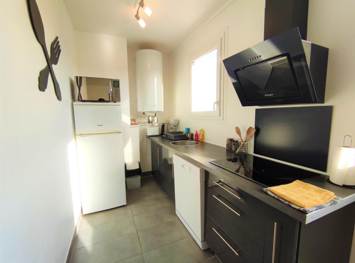 6 Appartements Et 4 Adresses A Mi-Chemin Entre Le Vieux Port Et L Ile De Re Ла Рошел Екстериор снимка