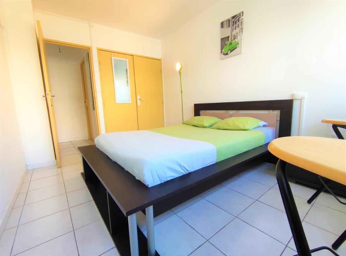 6 Appartements Et 4 Adresses A Mi-Chemin Entre Le Vieux Port Et L Ile De Re Ла Рошел Екстериор снимка